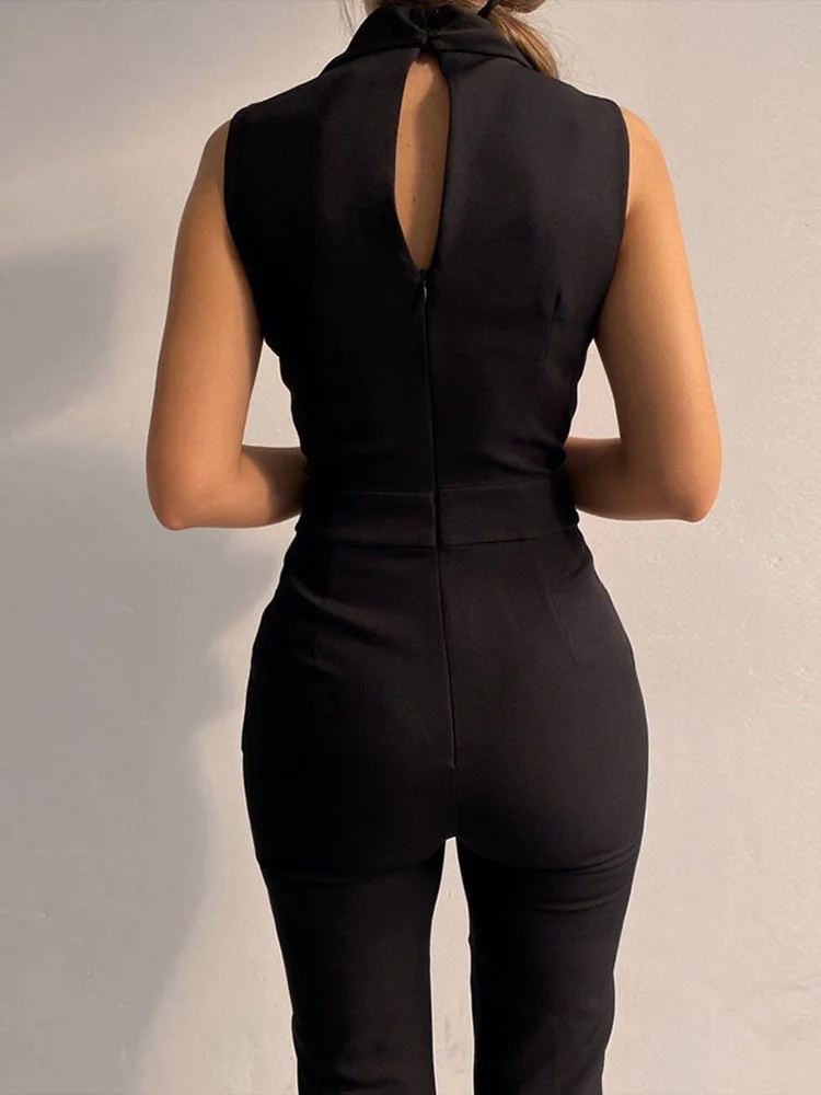 vêtement noir féminin