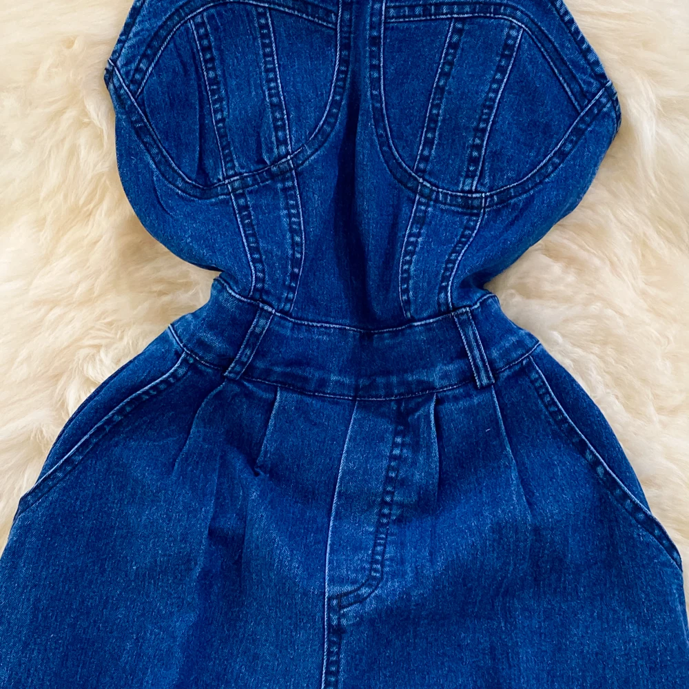 vêtement denim moderne