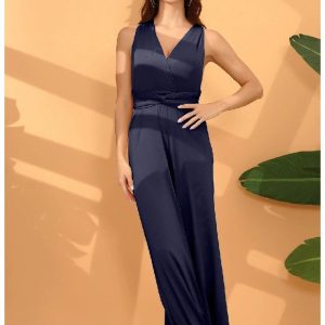 combinaison chic bleu marine