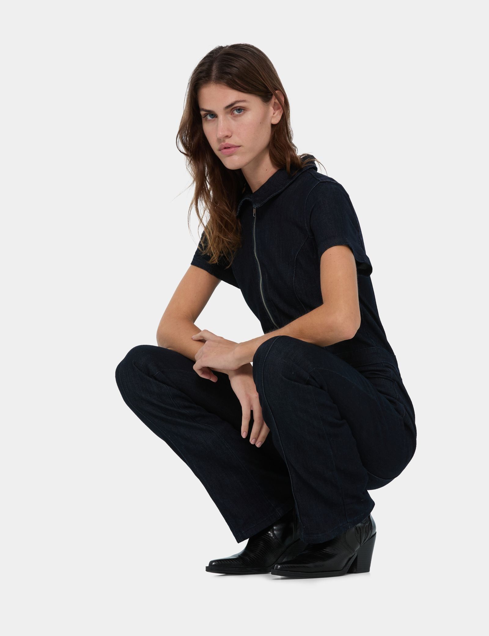 tenue noire moderne